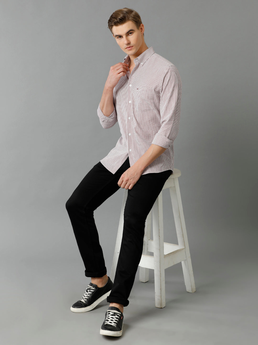 Aldeno Mens Slim Fit Vertical Stripes Red Formal Cotton Seersucker Shirt (CONLE)