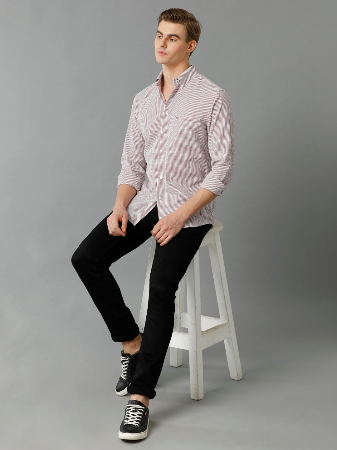 Aldeno Mens Slim Fit Vertical Stripes Red Formal Cotton Seersucker Shirt (CONLE)