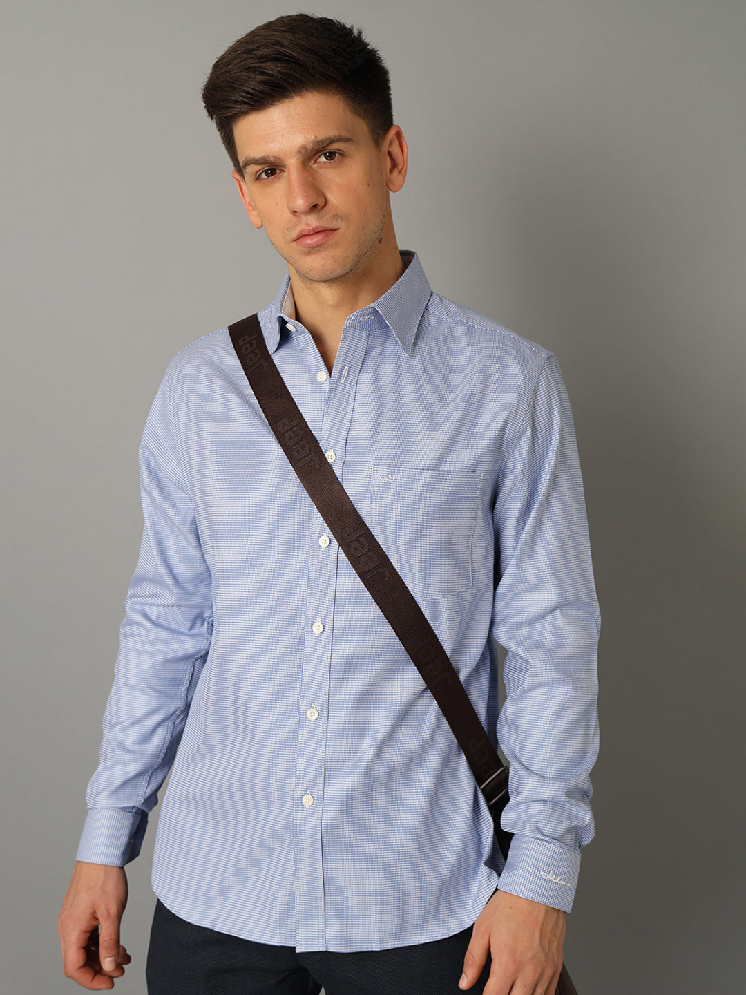 Aldeno Men Solid Formal Blue Shirt
