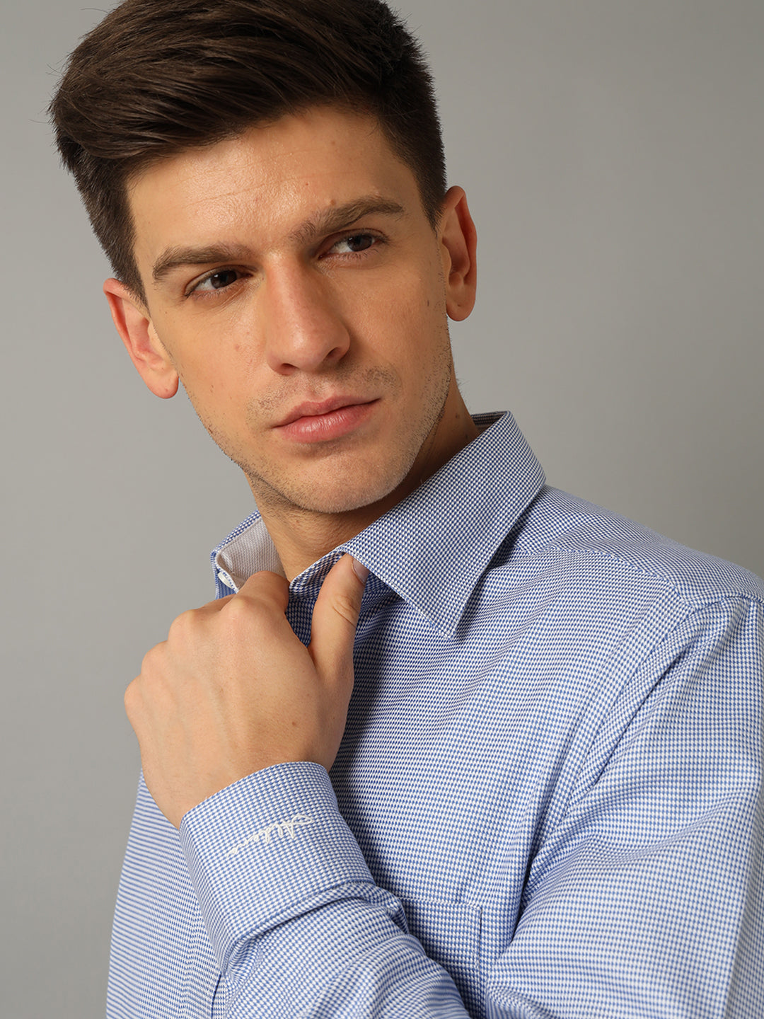 Aldeno Men Solid Formal Blue Shirt
