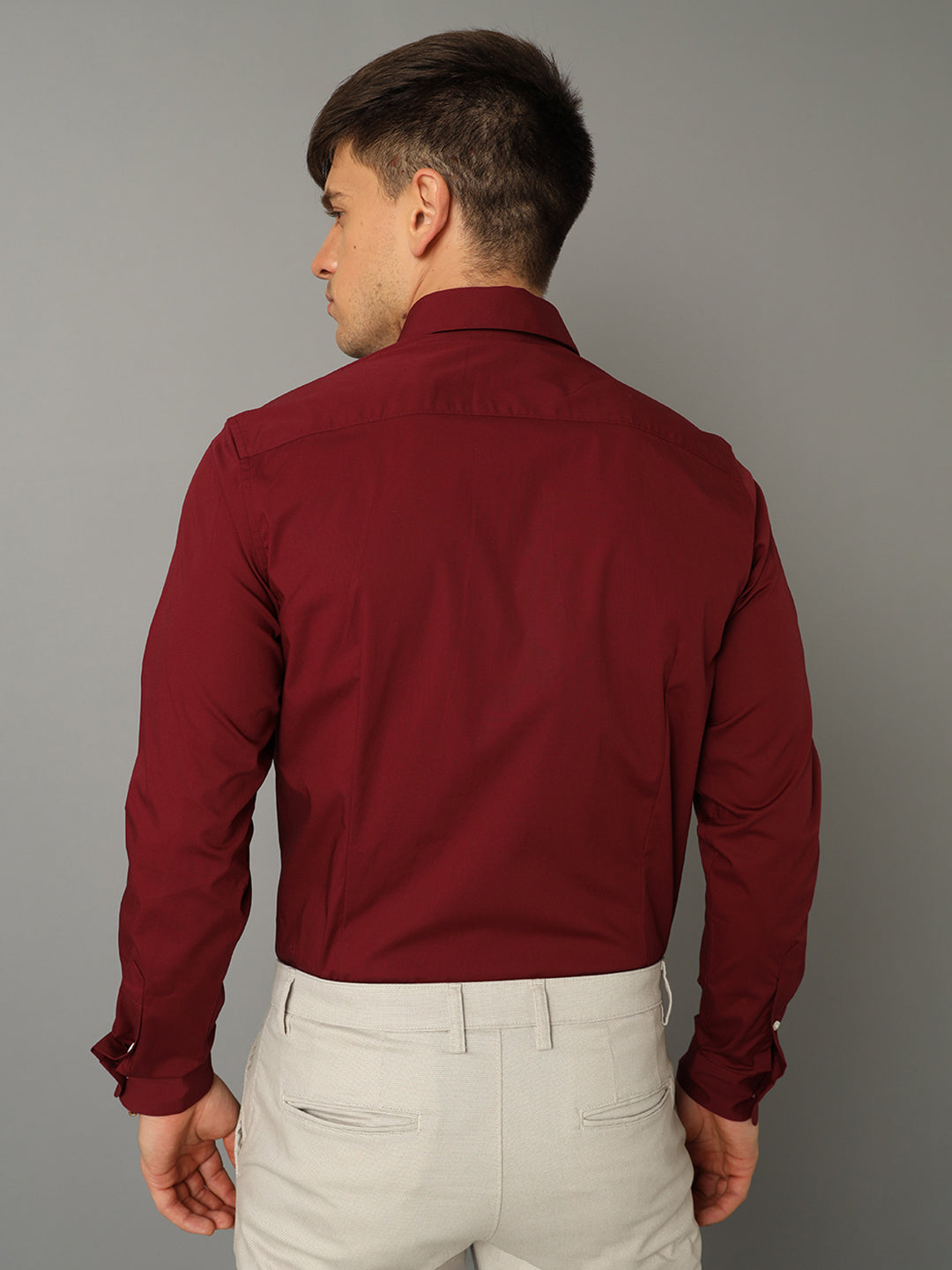 Aldeno Men Solid Formal Maroon Shirt