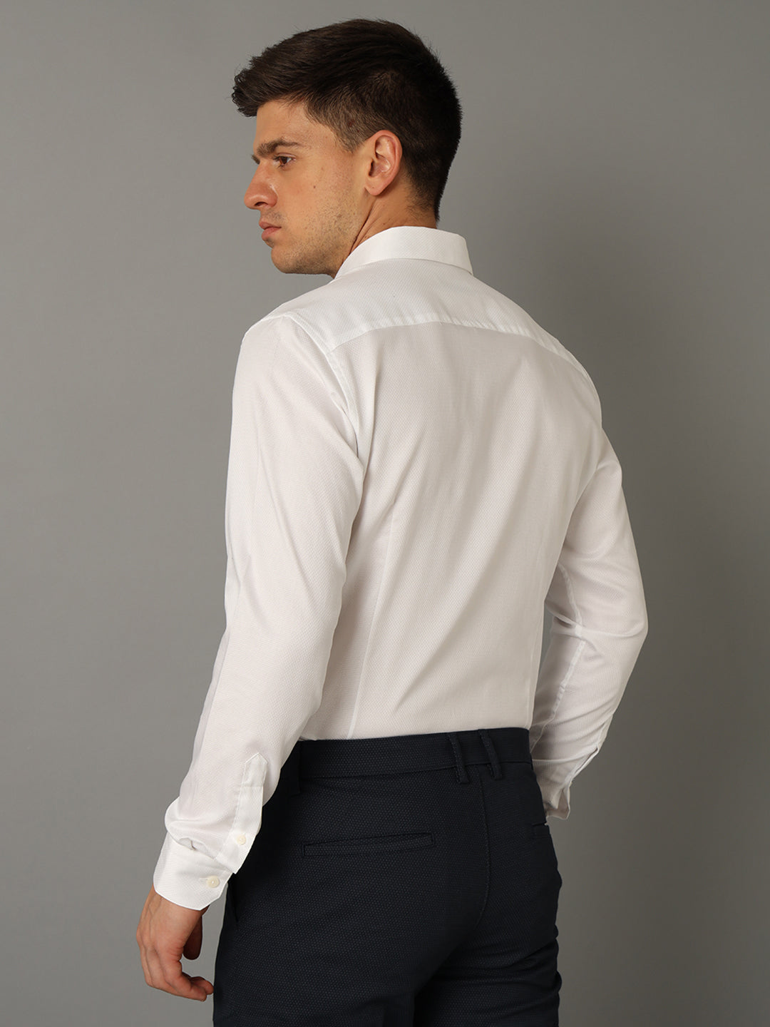 Aldeno Men Solid Formal White Shirt