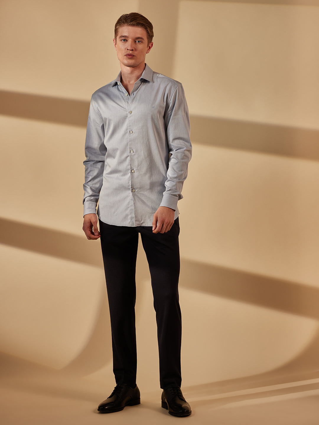 Aldeno Men Slim Fit Solid Light Grey Cotton Shirt (MEDN)