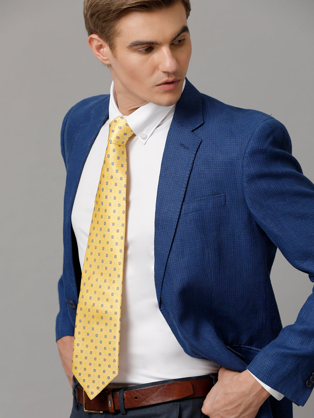 Aldeno Men Solid Formal White Shirt (NOLEN)