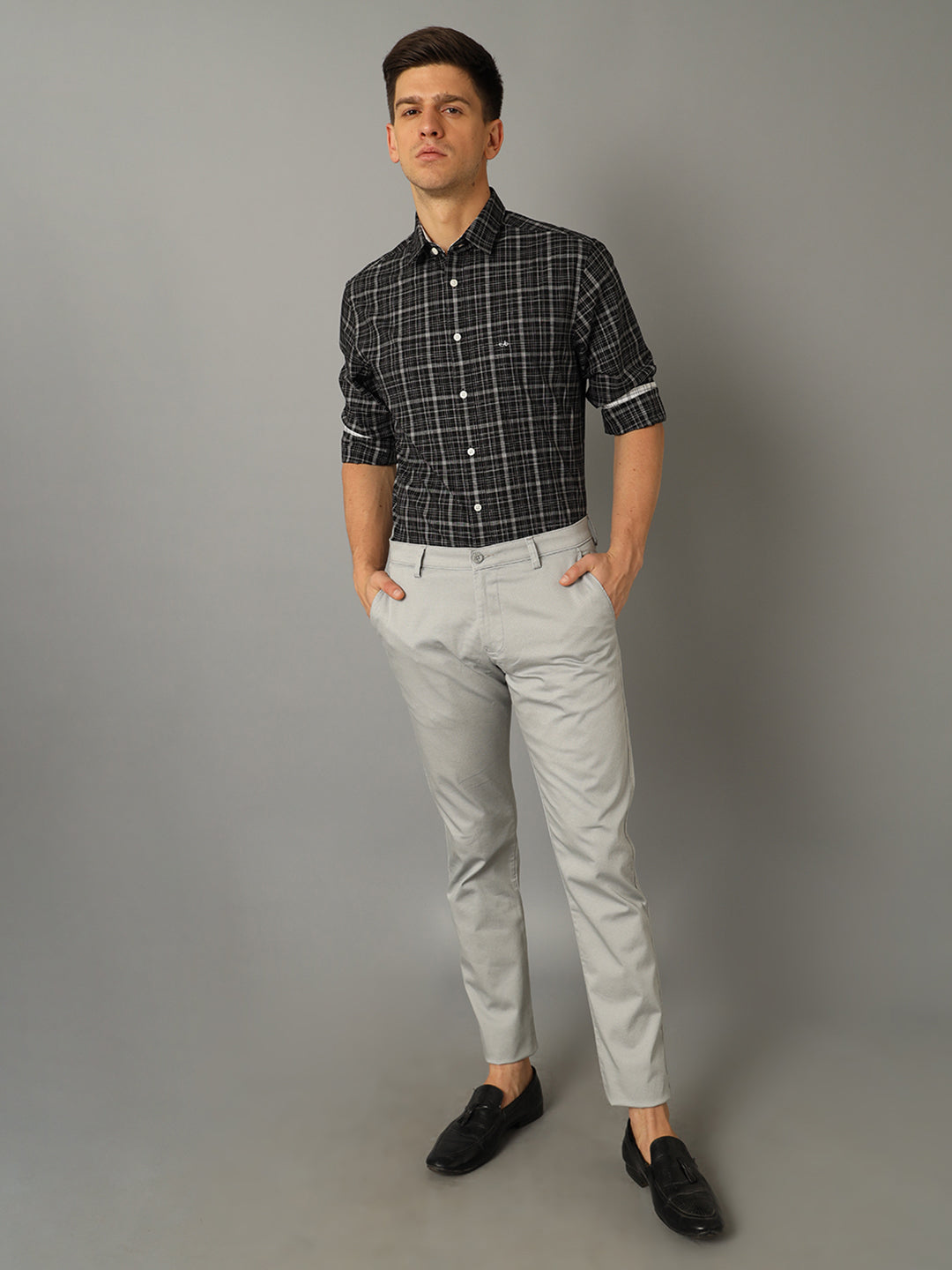 Men's Guide To Styling White Denim Outfits Correctly | White denim outfit,  Printed shirt outfit, Smart casual dress code
