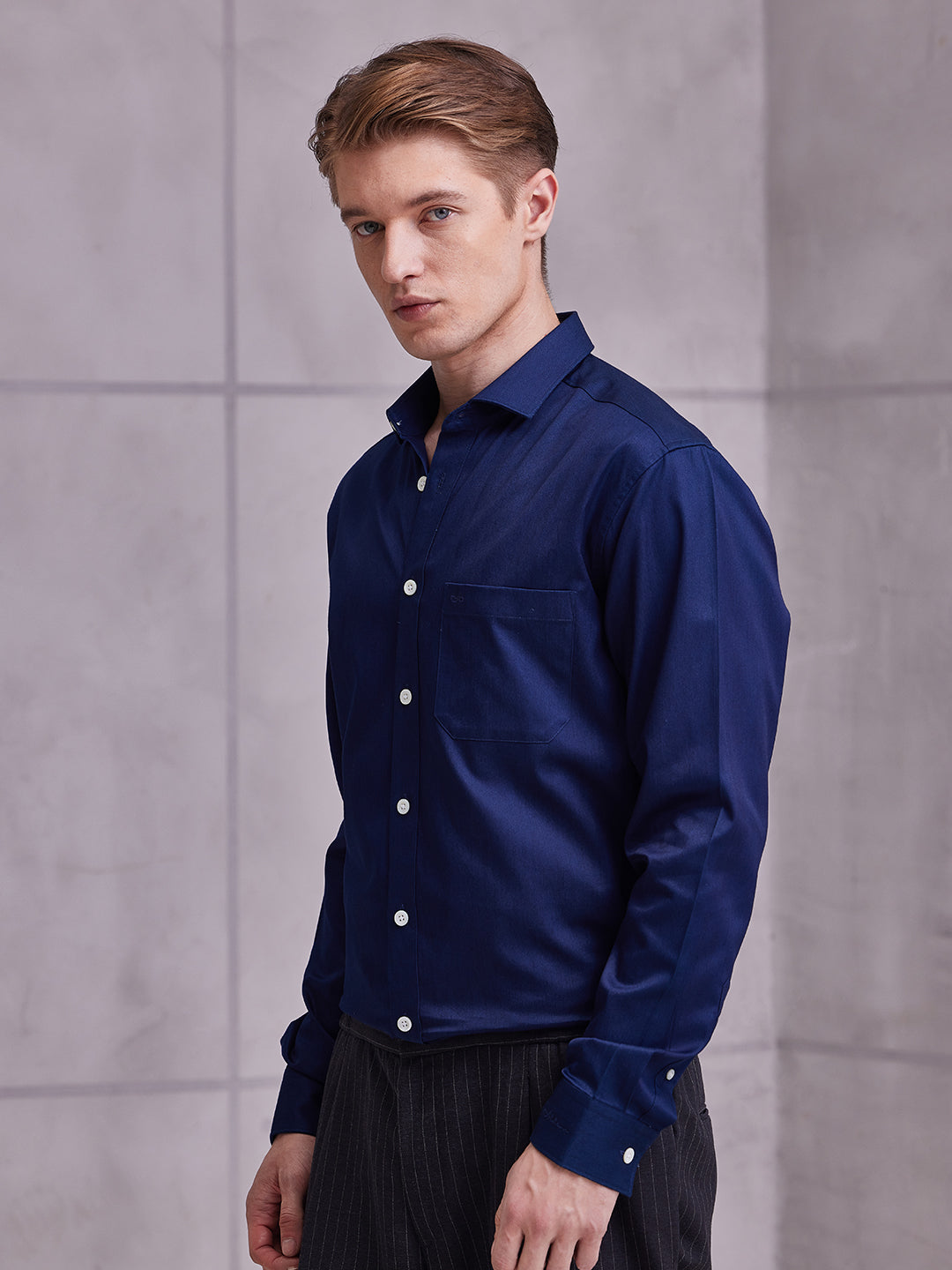 Aldeno Men Regular Fit Solid Navy-blue Cotton Shirt (MAKO)