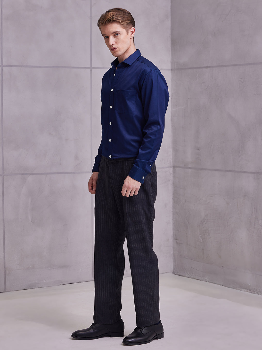 Aldeno Men Regular Fit Solid Navy-blue Cotton Shirt (MAKO)